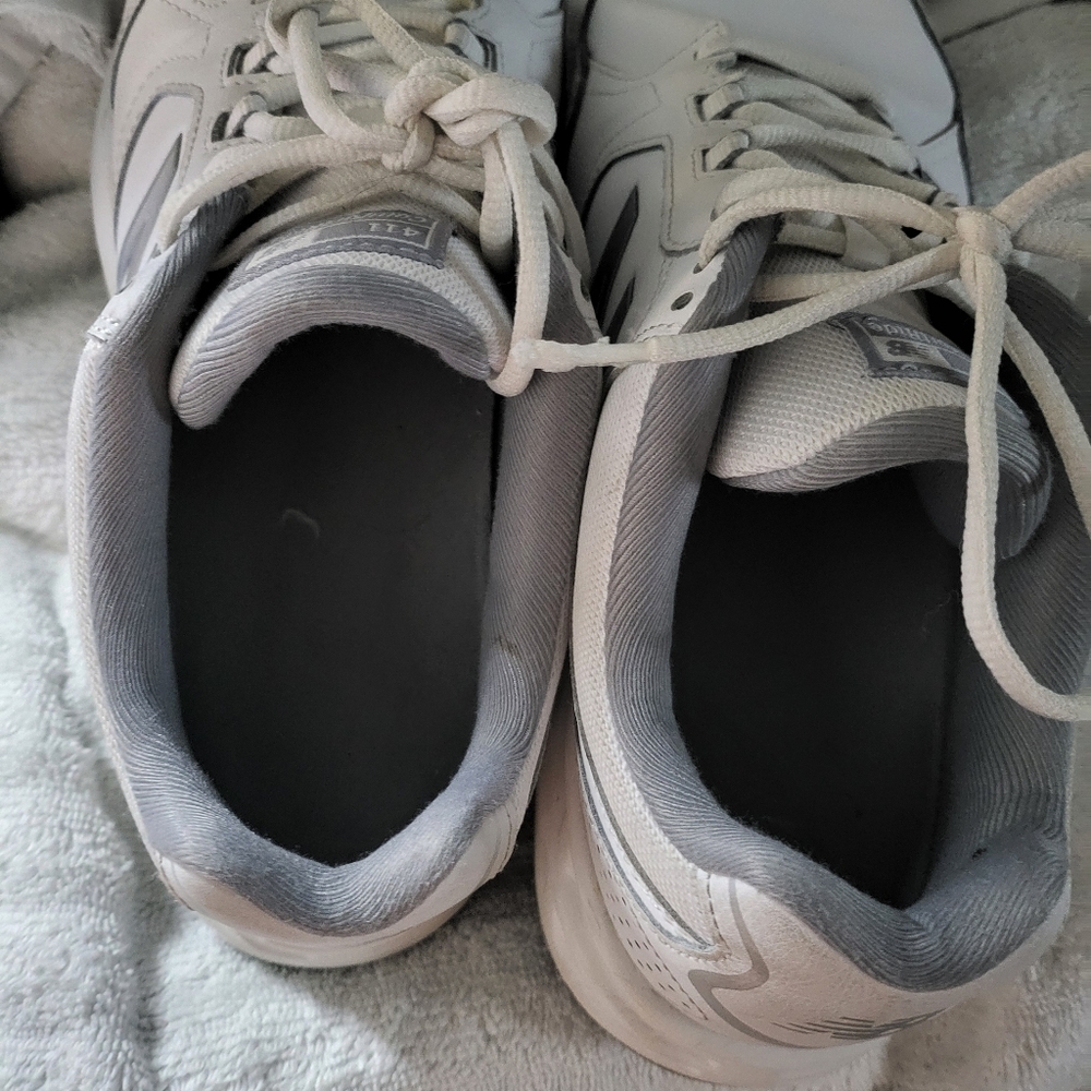 NEW BALANCE Sneakers shoes men's size10.5 Comfy dad's shoes! - Picture 3 of 9